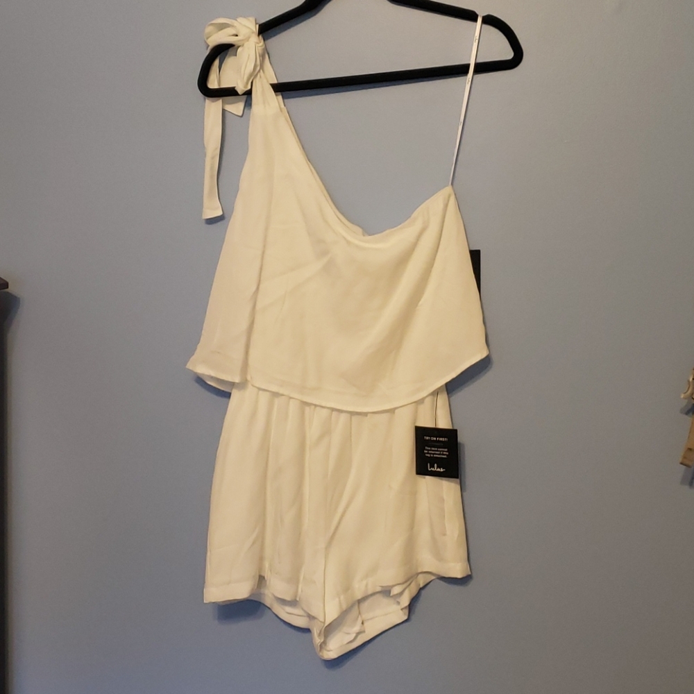 Lulu's white romper